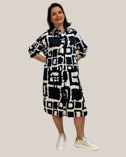 gerades Chemise-Kleid mit Retro-Muster von Yoek - grosse Grössen - deboerplus